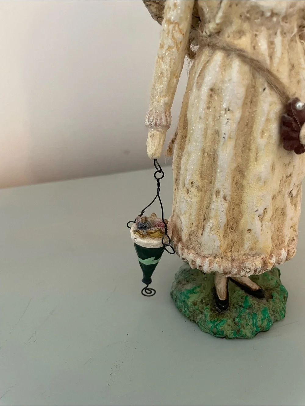 Angel Figurine in Cream and Brown with Star Crown - Picture 2 of 5